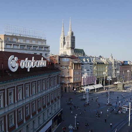 Studio Apartment With A View Of Ban Jelacic Square Zagreb Bagian luar foto