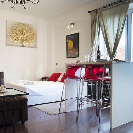 Studio Apartment With A View Of Ban Jelacic Square Zagreb Bagian luar foto