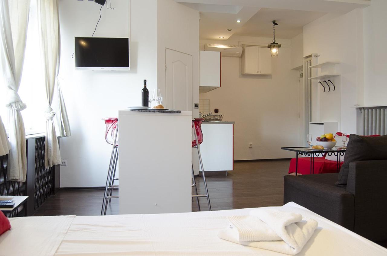 Studio Apartment With A View Of Ban Jelacic Square Zagreb Bagian luar foto